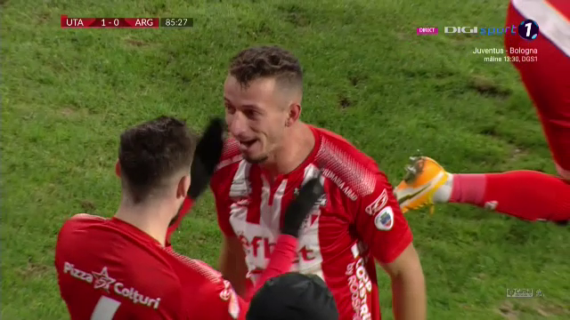 Zlatan, baby! Gol MINUNAT pentru noul brazilian din Liga 1! Executia DE KARATE a aruncat stadionul GOL in aer. Cum a marcat Roger pentru UTA_9