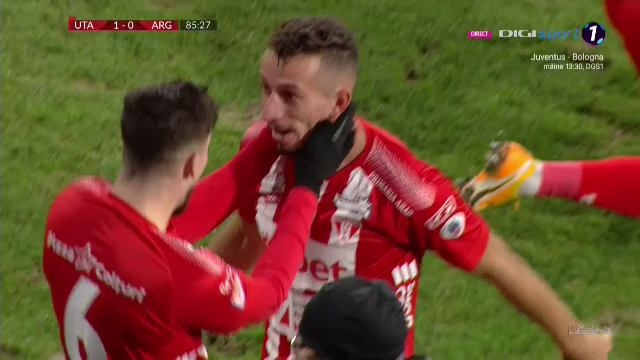 Zlatan, baby! Gol MINUNAT pentru noul brazilian din Liga 1! Executia DE KARATE a aruncat stadionul GOL in aer. Cum a marcat Roger pentru UTA_15