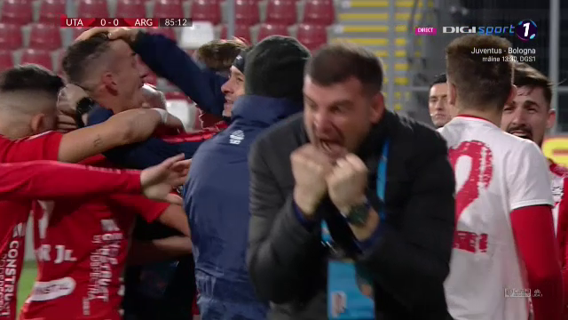 Zlatan, baby! Gol MINUNAT pentru noul brazilian din Liga 1! Executia DE KARATE a aruncat stadionul GOL in aer. Cum a marcat Roger pentru UTA_27