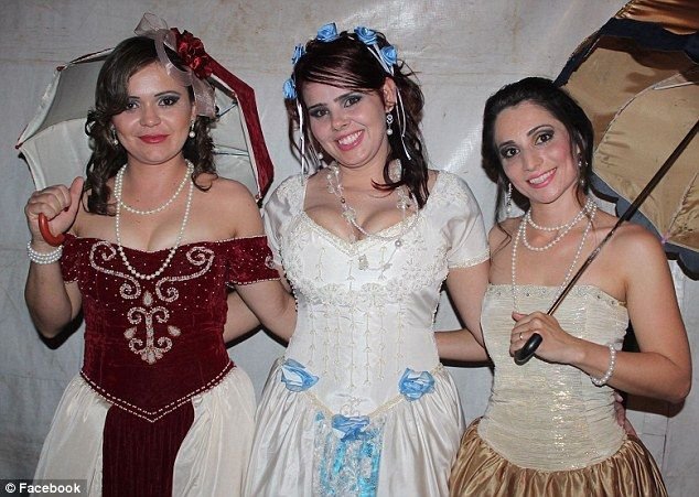 Sunt singure, disponibile si disperate sa-si gaseasca iubiti! Putin au insa curajul sa incerce! Misterul femeilor SUPERBE din orasul in care niciun barbat nu vrea sa traiasca
