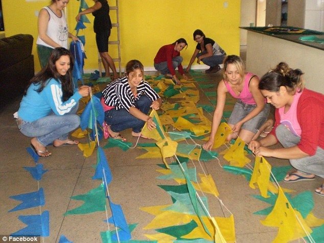 Sunt singure, disponibile si disperate sa-si gaseasca iubiti! Putin au insa curajul sa incerce! Misterul femeilor SUPERBE din orasul in care niciun barbat nu vrea sa traiasca_5