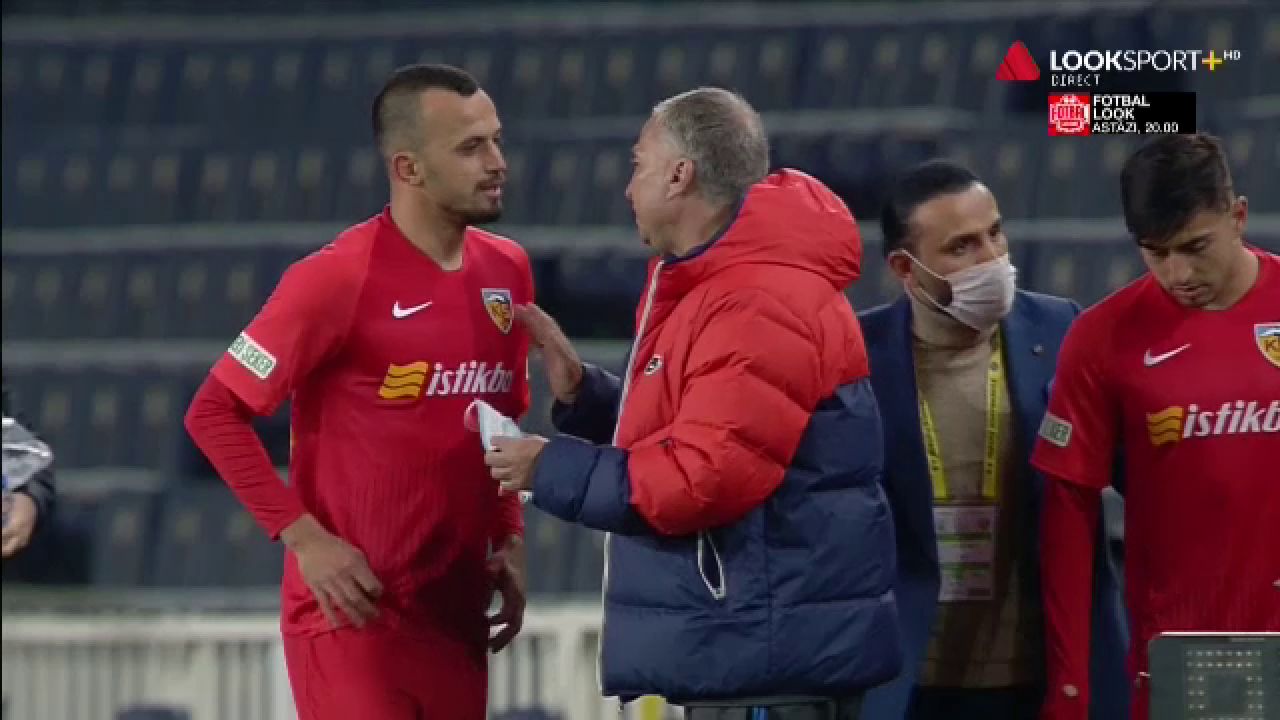 Petrescu, BATUT RAU de Fenerbahce. A plecat DIRECT la vestiare dupa meci. Doar Sapunaru a fost pe teren in Fener 3-0 Kayserispor_10