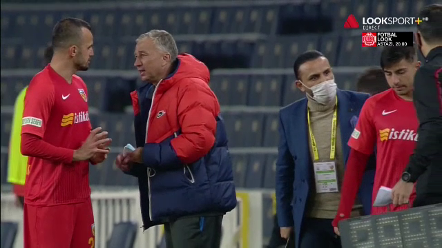 Petrescu, BATUT RAU de Fenerbahce. A plecat DIRECT la vestiare dupa meci. Doar Sapunaru a fost pe teren in Fener 3-0 Kayserispor_11