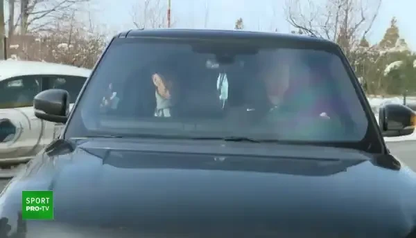 Dennis Man a PLECAT spre Parma alaturi de Giovanni Becali! Primele imagini cu starul FCSB la aeroport