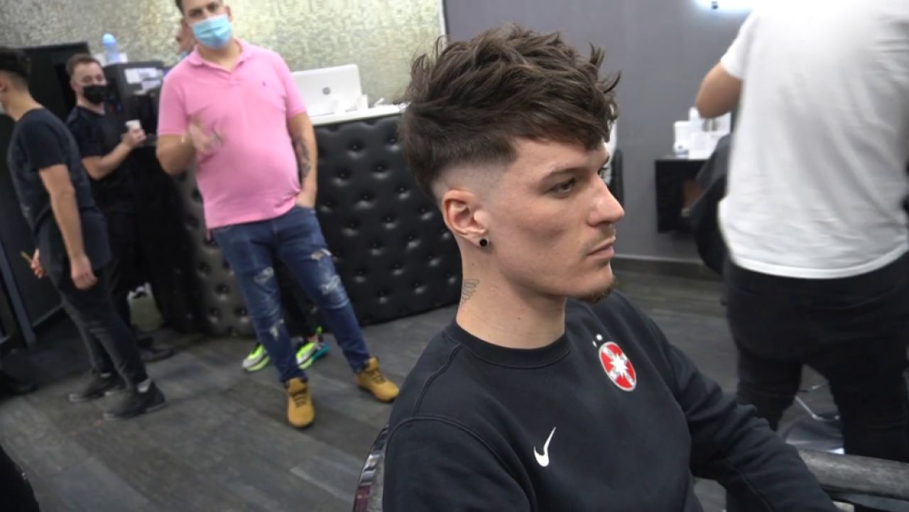 Inainte sa plece pe o suma RECORD din Romania, Man a fost cu Morutan, Coman si Vlad la frizer! Ce tunsori si-au ales vedetele de la FCSB_10
