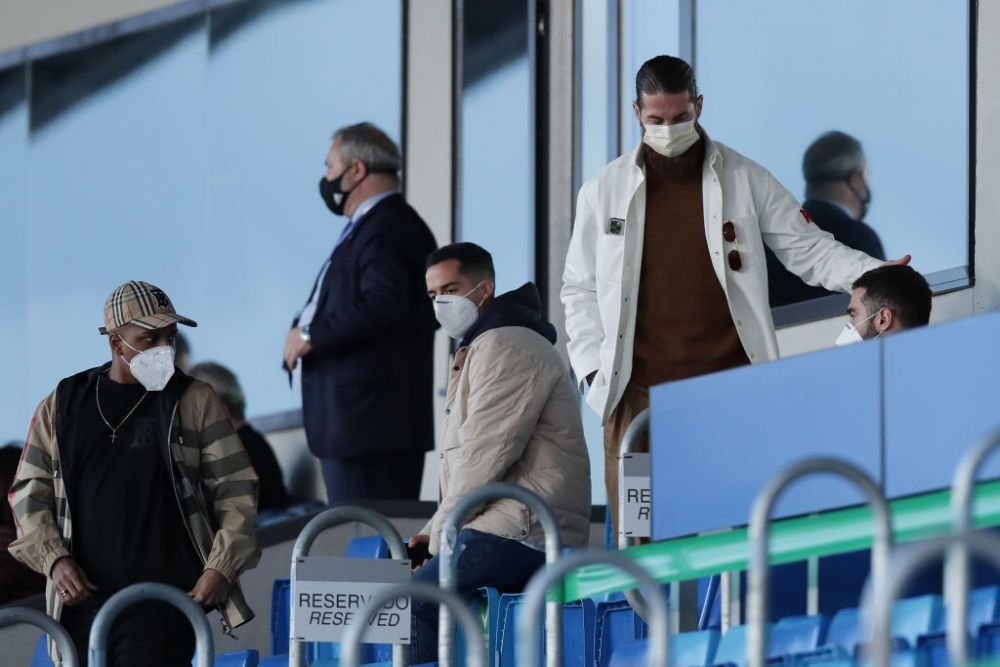 Maluma, tu esti?! :)) Aparitia care i-a lasat pe toti MASCA! Starul fotbalului care a atras toate privirile din tribune. Nu o sa il recunosti _11