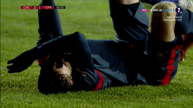 Penalty CLAR refuzat pentru Chindia: Mare cot in cap ce mi-a dat! :)) Ironii la adresa CFR-ului: Daca nu era penalty, n-aveau sut pe poarta