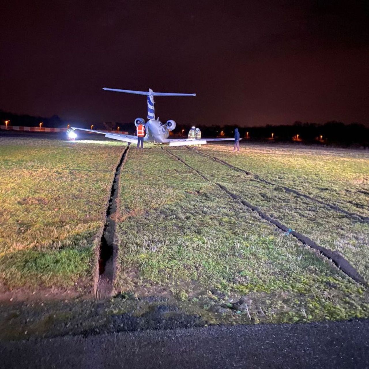 Momente HORROR pentru Dries Mertens! Avionul cu care zbura in Belgia a aterizat pe langa pista! Imagini de necrezut_1