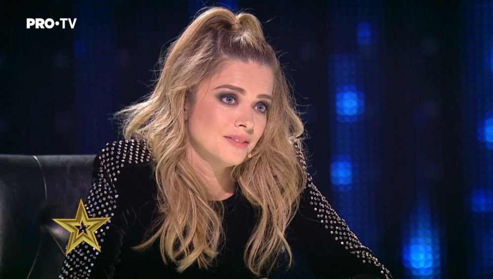 Alexandra Dinu, fosta sotie a lui Mutu, aparitie incredibila pe PRO TV, la Romanii au talent! S-a facut liniste cand a intrat in platou! Cum a intrat pe post_12