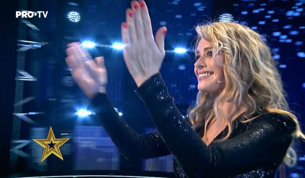 Alexandra Dinu, fosta sotie a lui Mutu, aparitie incredibila pe PRO TV, la Romanii au talent! S-a facut liniste cand a intrat in platou! Cum a intrat pe post_19