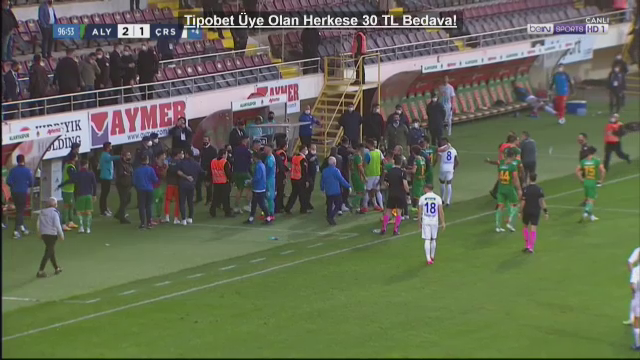 Momente ULUITOARE la meciul lui Sumudica! A luat gol in minutul 96, apoi s-a declansat NEBUNIA totala: mai era un pas pana la bataie generala din cauza unui fost stelist! Ce s-a intamplat_52