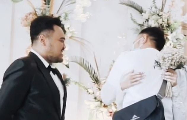 Mireasa mai fericita ca ea nu exista. Femeia a spus da si s-a aruncat in bratele fostului . Reactia sotului