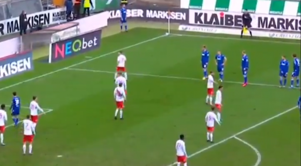 VIDEO | Germanii au reinventat cornerele! :) Cum au putut sa execute o lovitura de la colt! Imaginile care fac inconjurul lumii