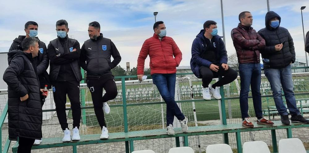 Ouzounidis a mers sa ii vada pe juniorii Craiovei inainte de plecarea la Botosani pentru meciul de Cupa! Fiul lui Eugen Trica, titular la echipa secunda a oltenilor