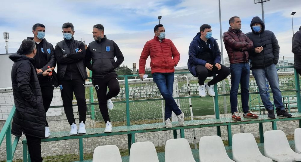 Ouzounidis a mers sa ii vada pe juniorii Craiovei inainte de plecarea la Botosani pentru meciul de Cupa! Fiul lui Eugen Trica, titular la echipa secunda a oltenilor_7