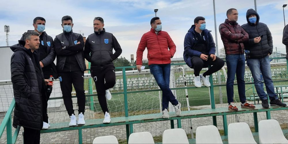 Ouzounidis a mers sa ii vada pe juniorii Craiovei inainte de plecarea la Botosani pentru meciul de Cupa! Fiul lui Eugen Trica, titular la echipa secunda a oltenilor_8