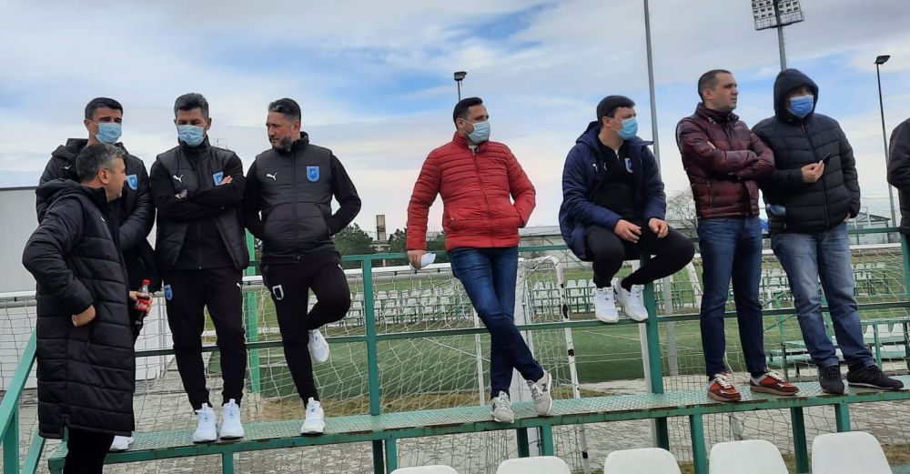 Ouzounidis a mers sa ii vada pe juniorii Craiovei inainte de plecarea la Botosani pentru meciul de Cupa! Fiul lui Eugen Trica, titular la echipa secunda a oltenilor_9