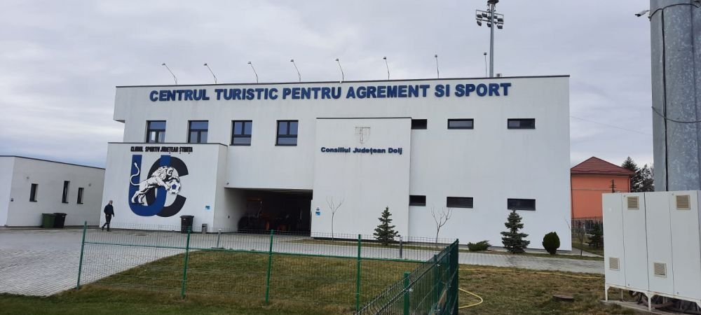 Ouzounidis a mers sa ii vada pe juniorii Craiovei inainte de plecarea la Botosani pentru meciul de Cupa! Fiul lui Eugen Trica, titular la echipa secunda a oltenilor_10