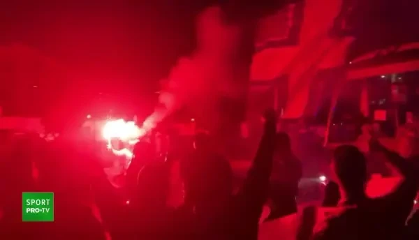 Umblati cu cutia milei si tot sperati! Atac DUR al suporterilor FCSB-ului la adresa dinamovistilor! Socios ddB? Ce gluma!