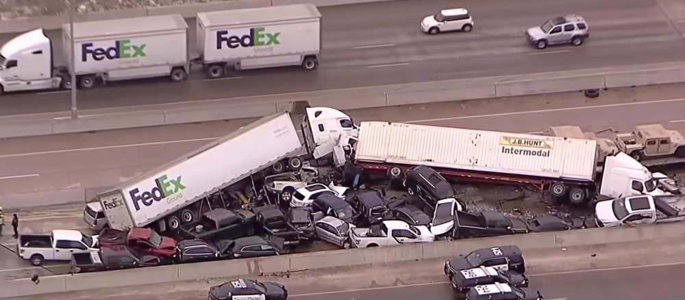 Dezastru urias! Accident cu peste 130 de masini implicate si urmari catastrofale pe autostrada! Imagini de necrezut _5