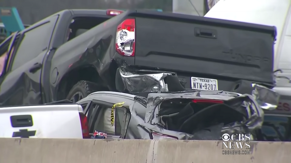 Dezastru urias! Accident cu peste 130 de masini implicate si urmari catastrofale pe autostrada! Imagini de necrezut _13