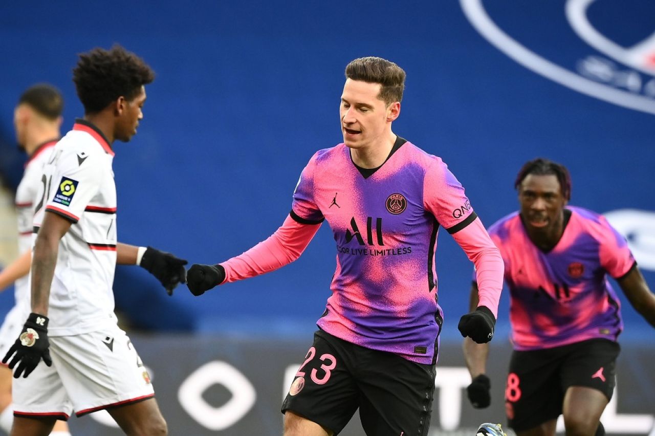 PSG a debutat in noile tricouri cu model NEBUN! Cum au avut numele scrise pe spate si care a fost reactia fanilor_3