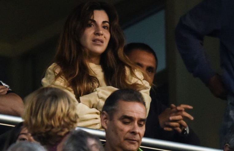 Daca ma sinucid, cine e de vina? Fiica lui Diego Maradona socheaza lumea. Care e motivul