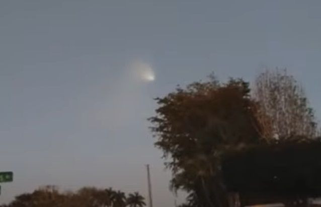 Au venit extraterestrii? Nu le-a venit sa creada cand s-au uitat pe cer. Cine a provocat misterul