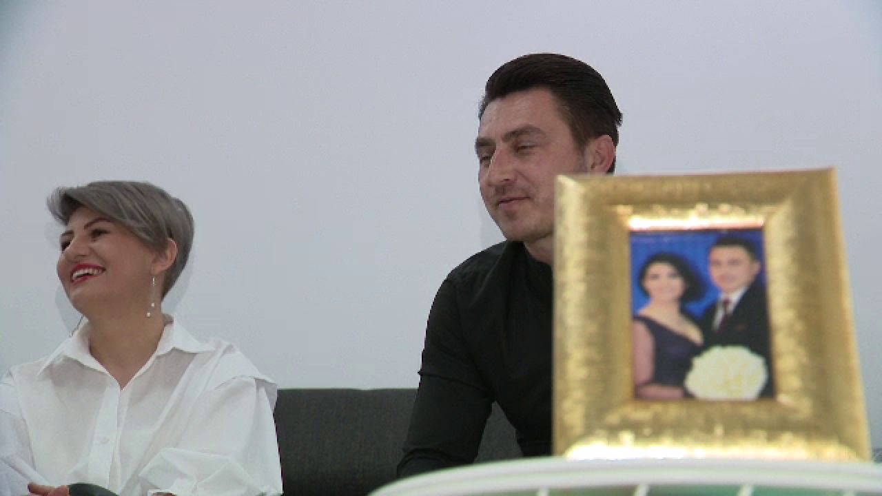 Ea e secretul nestiut pana acum din viata lui Ilie Poenaru! A convins-o sa renunte la viata din Anglia dupa ce s-au cunoscut la o nunta! Super poveste de Valentine's Day_1