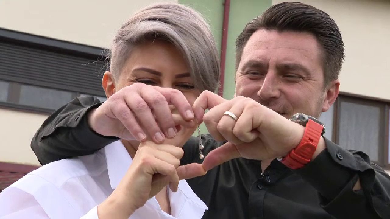 Ea e secretul nestiut pana acum din viata lui Ilie Poenaru! A convins-o sa renunte la viata din Anglia dupa ce s-au cunoscut la o nunta! Super poveste de Valentine's Day_7
