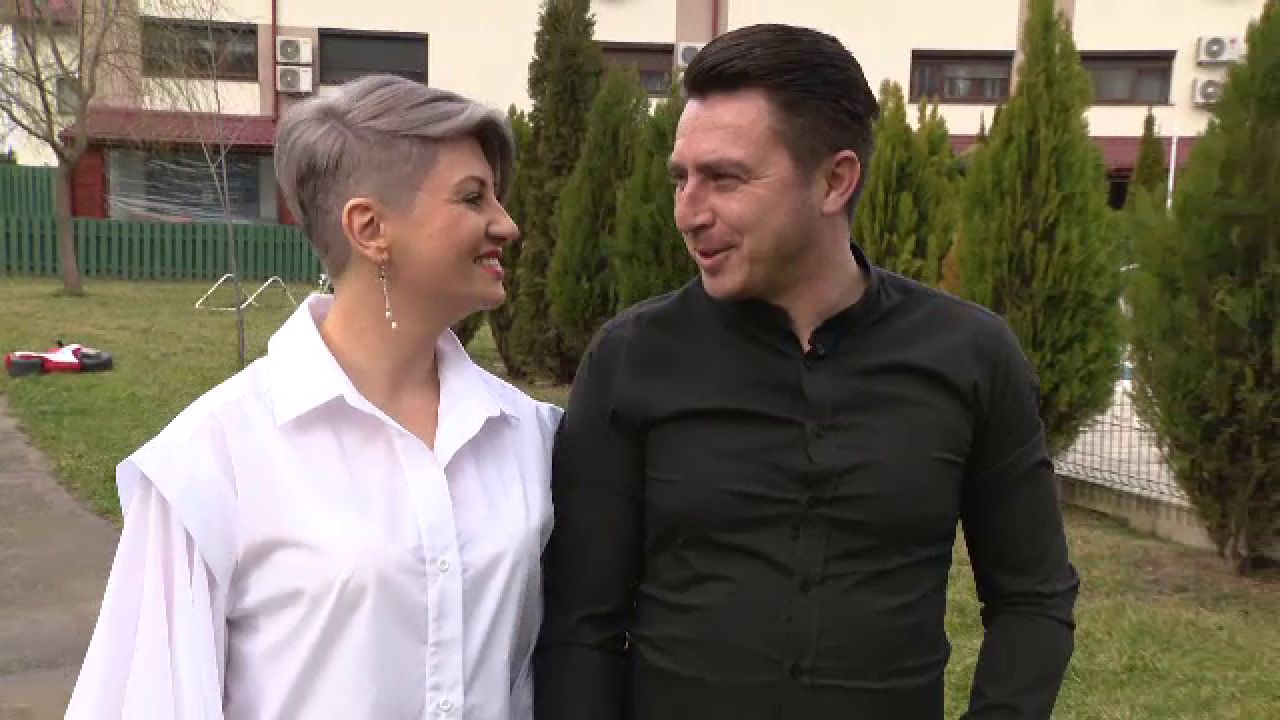 Ea e secretul nestiut pana acum din viata lui Ilie Poenaru! A convins-o sa renunte la viata din Anglia dupa ce s-au cunoscut la o nunta! Super poveste de Valentine's Day_8