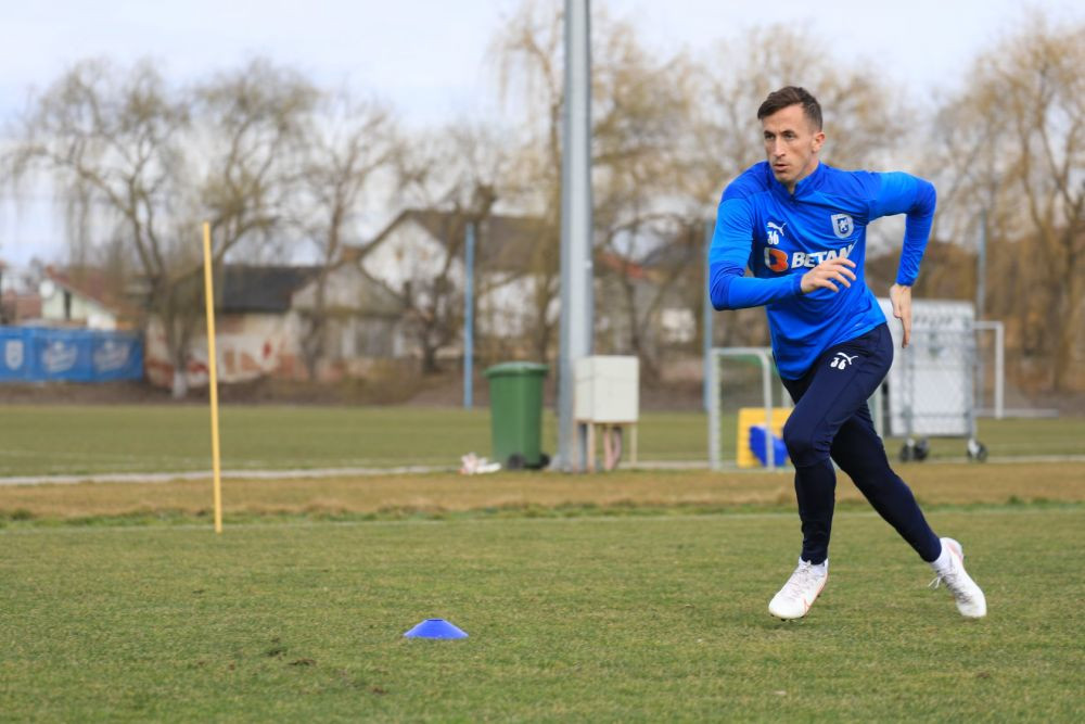 Primele imagini cu Juan Camara la Craiova! Reactia fanilor dupa anuntul transferului fostului jucator de la Dinamo_3