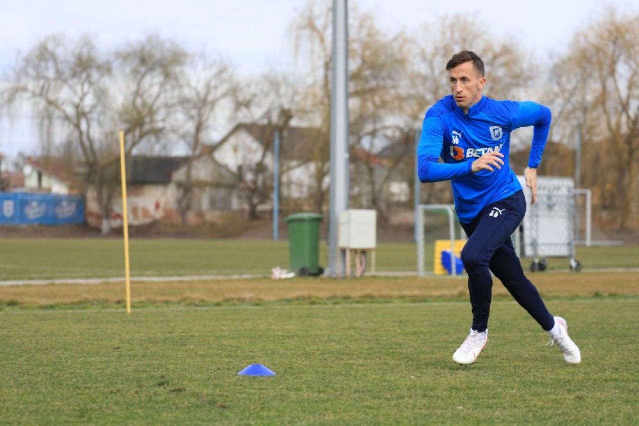 Primele imagini cu Juan Camara la Craiova! Reactia fanilor dupa anuntul transferului fostului jucator de la Dinamo_3