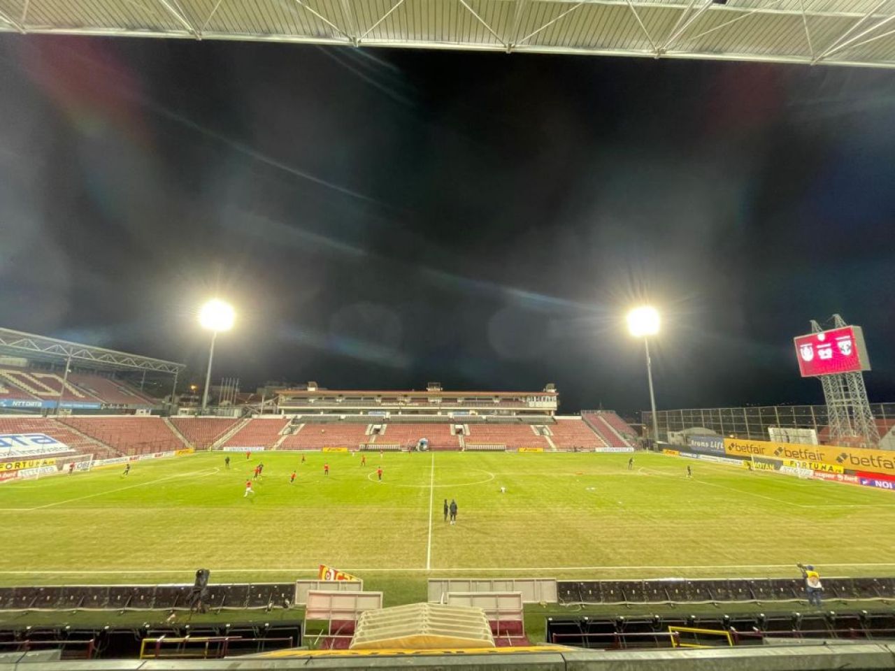 Campioana a INGHETAT pe locul doi in Liga 1! CFR nu a profitat de infrangerea FCSB si ramane in spatele ros-albastrilor! Aici ai tot ce s-a intamplat in CFR Cluj 0-0 Voluntari_4