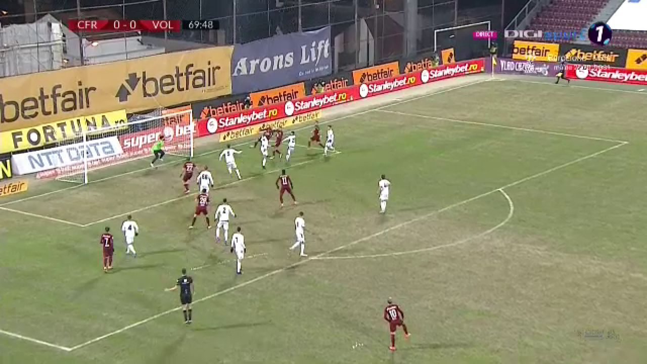 Campioana a INGHETAT pe locul doi in Liga 1! CFR nu a profitat de infrangerea FCSB si ramane in spatele ros-albastrilor! Aici ai tot ce s-a intamplat in CFR Cluj 0-0 Voluntari_7