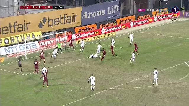 Campioana a INGHETAT pe locul doi in Liga 1! CFR nu a profitat de infrangerea FCSB si ramane in spatele ros-albastrilor! Aici ai tot ce s-a intamplat in CFR Cluj 0-0 Voluntari_12