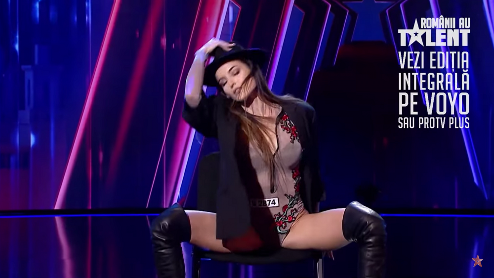 Aparitie INCENDIARA la 'Romanii au talent'! Nimeni nu si-a putut lua ochii de la ea! O fosta arbitra, dans sexy in fata juriului _13