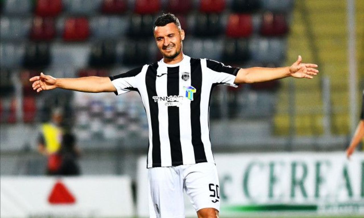 EXCLUSIV | Cum poate rata FCSB si la vara transferul lui Budescu!