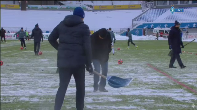 Lucescu a explicat imaginile care au facut inconjurul lumii! Ce l-a determinat sa puna mana pe lopata si sa curete terenul la ultimul meci de campionat_3