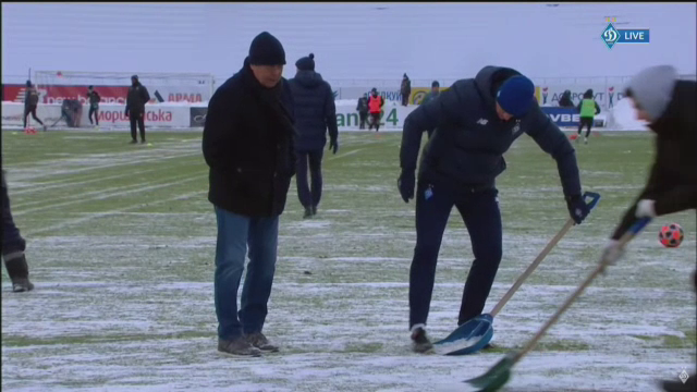 Lucescu a explicat imaginile care au facut inconjurul lumii! Ce l-a determinat sa puna mana pe lopata si sa curete terenul la ultimul meci de campionat_5
