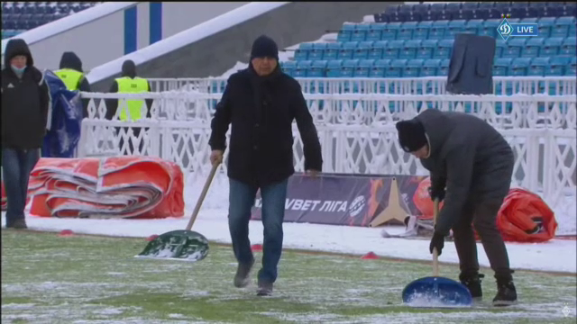 Lucescu a explicat imaginile care au facut inconjurul lumii! Ce l-a determinat sa puna mana pe lopata si sa curete terenul la ultimul meci de campionat_7