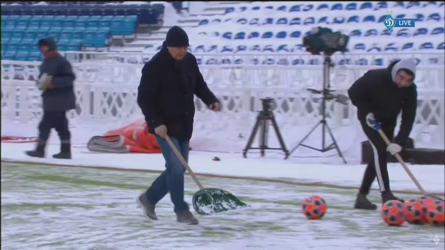 Lucescu a explicat imaginile care au facut inconjurul lumii! Ce l-a determinat sa puna mana pe lopata si sa curete terenul la ultimul meci de campionat_13