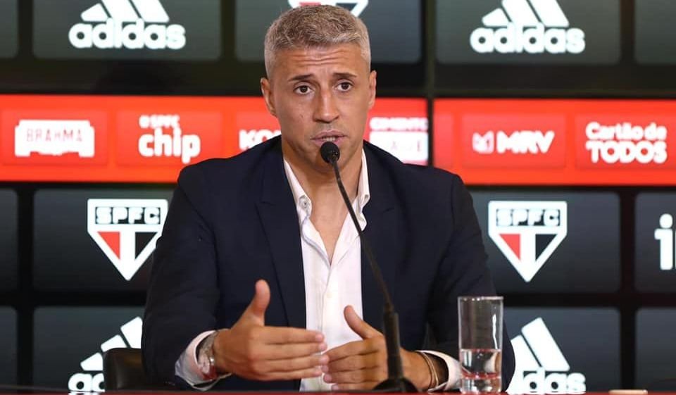 Hernan Crespo a fost prezentat oficial la Sao Paulo! Kaka vine si el in club!