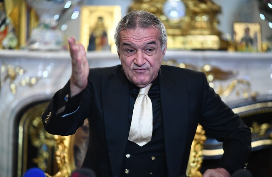 Cine ii da sfaturi lui Gigi? In afara de Doamne Doamne! Ironii la adresa lui Becali! Devine campion mondial la transferuri proaste