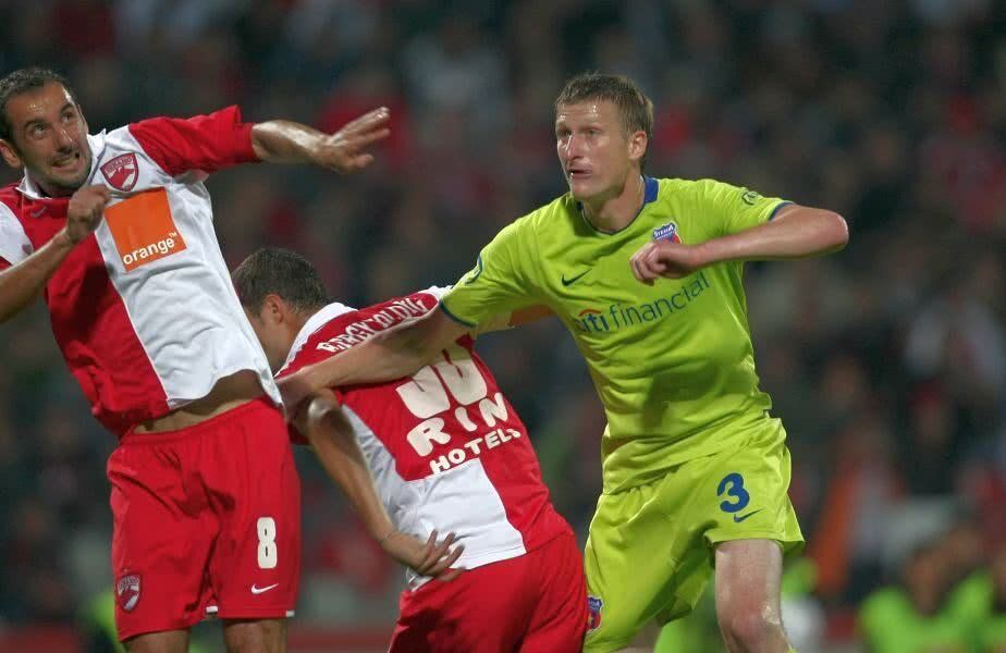 Gigi Becali, tradat!