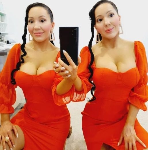 Gemenele sexy care impart acelasi barbat au luat o decizie uluitoare. E incredibil ce ambitie au fetele_2