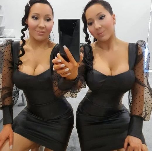 Gemenele sexy care impart acelasi barbat au luat o decizie uluitoare. E incredibil ce ambitie au fetele_5