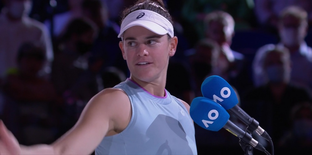 Mama, stiu ca esti in fata televizorului si plangi acum! | Reactie emotionanta a invinsei din finala Australian Open, Jennifer Brady in cadrul ceremoniei de premiere