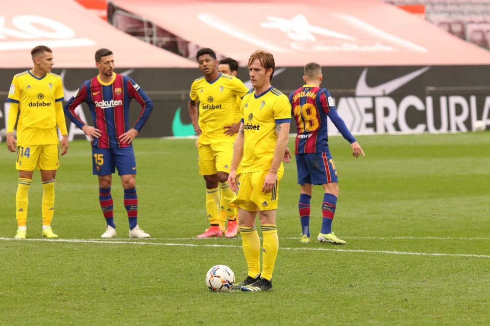 SOC pentru Messi si vedetele Barcelonei: LOVITURA PE RANA DESCHISA de PSG! Doar 1-1 acasa cu Cadiz: numar URIAS de suturi, posesie 81%_2