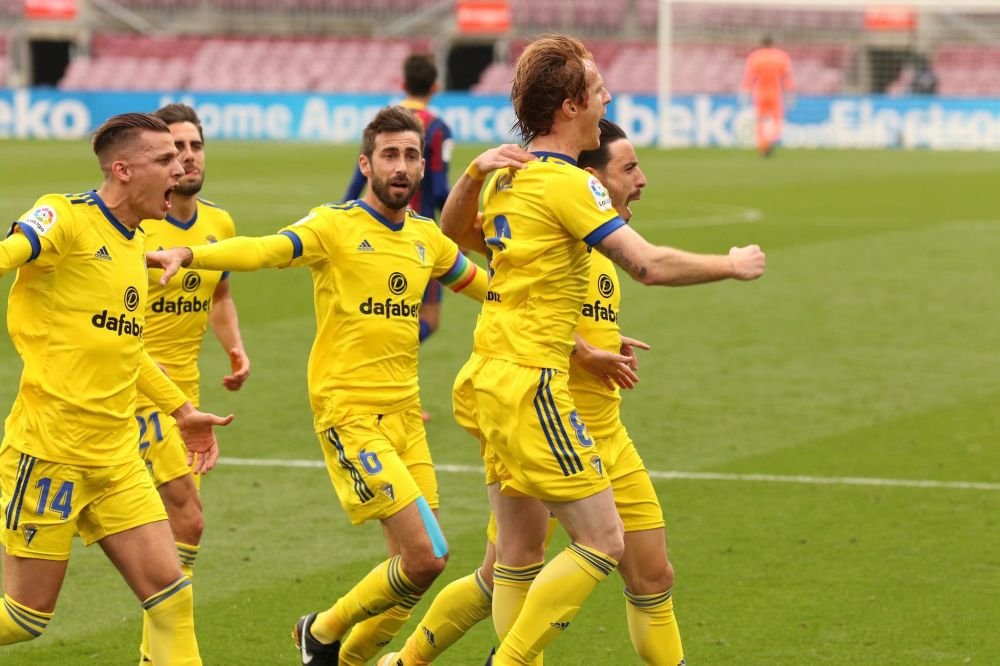 SOC pentru Messi si vedetele Barcelonei: LOVITURA PE RANA DESCHISA de PSG! Doar 1-1 acasa cu Cadiz: numar URIAS de suturi, posesie 81%_3